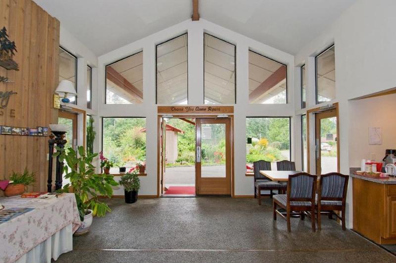فندق Sequim Bay Lodge
