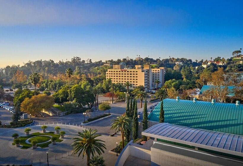 فندق Sheraton Fairplex Suites & Conference Center