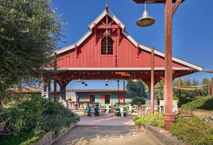 فندق Sheraton Fairplex Suites & Conference Center