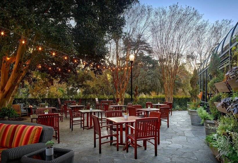 فندق Sheraton Fairplex Suites & Conference Center