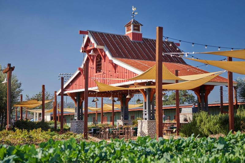 فندق Sheraton Fairplex Suites & Conference Center