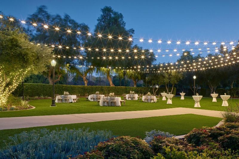 فندق Sheraton Fairplex Suites & Conference Center