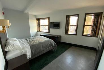 Hotel St. James