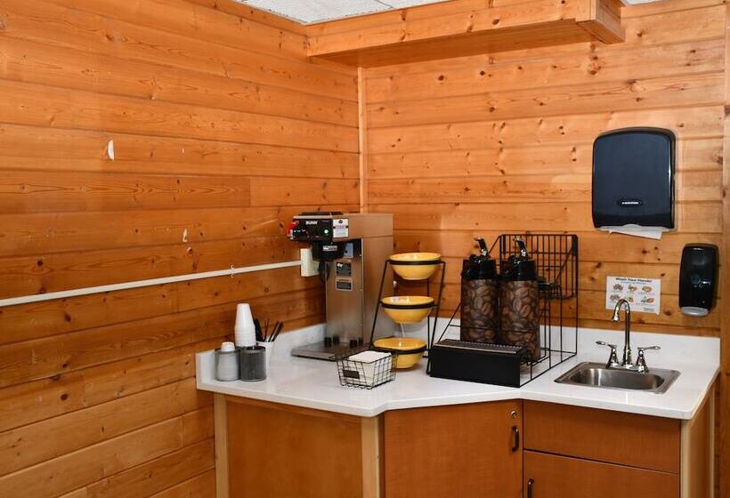 فندق Stillwater Inn & Suites