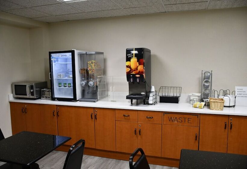 فندق Stillwater Inn & Suites