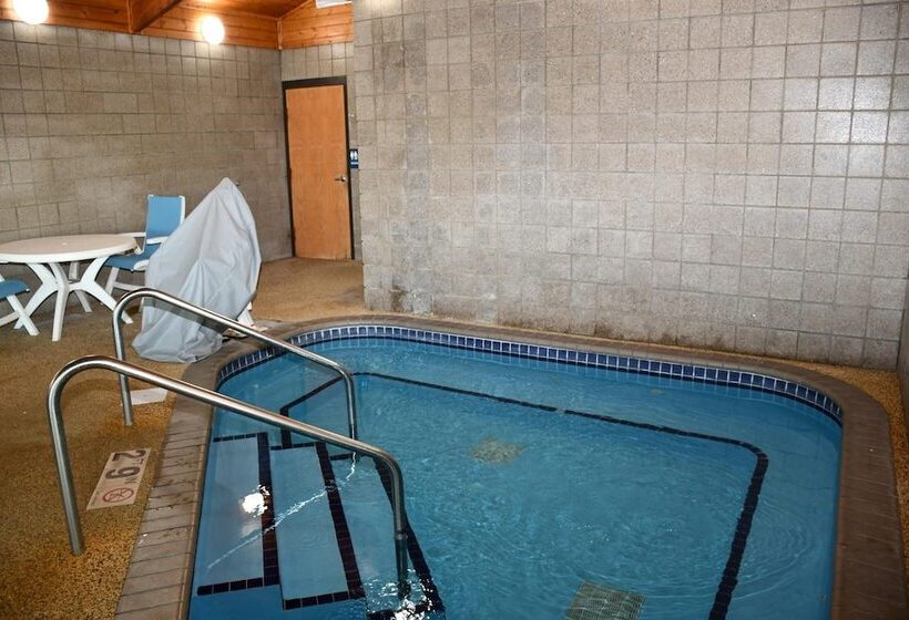 فندق Stillwater Inn & Suites