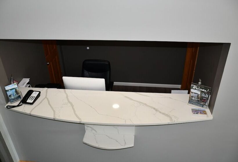 فندق Stillwater Inn & Suites