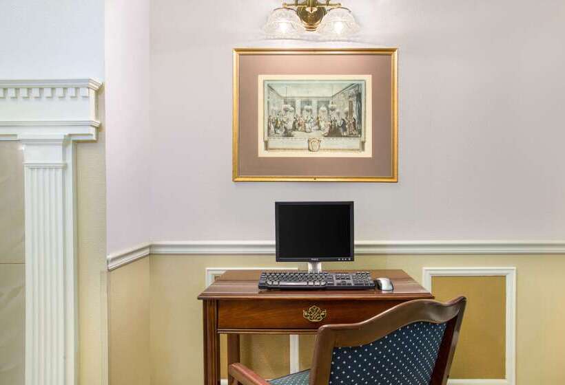 فندق Super 8 By Wyndham Oroville