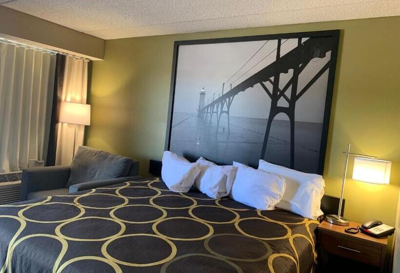 فندق Super 8 By Wyndham Petoskey