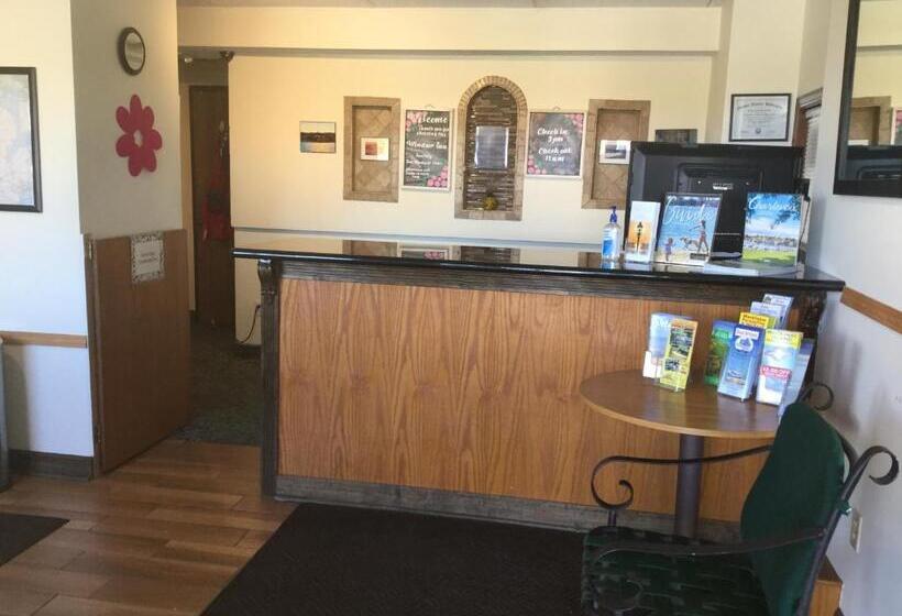 فندق Super 8 By Wyndham Petoskey