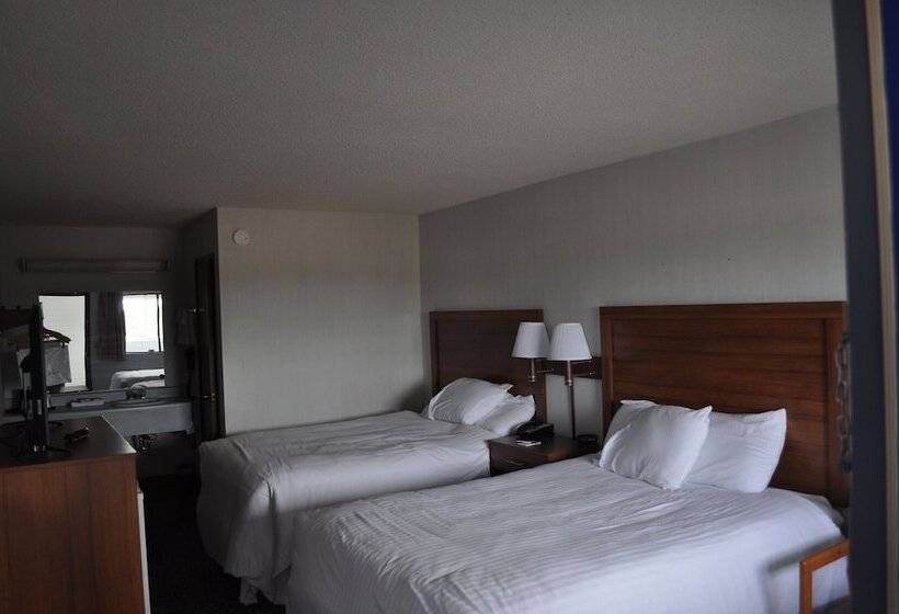 فندق Super 8 By Wyndham Petoskey