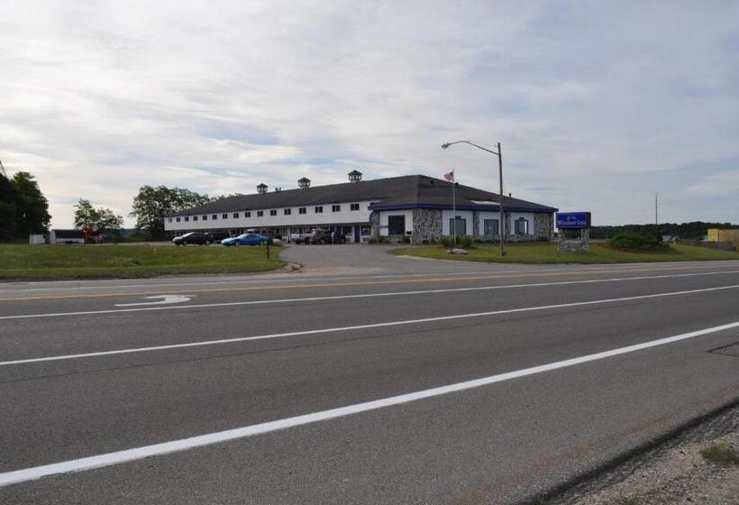 فندق Super 8 By Wyndham Petoskey