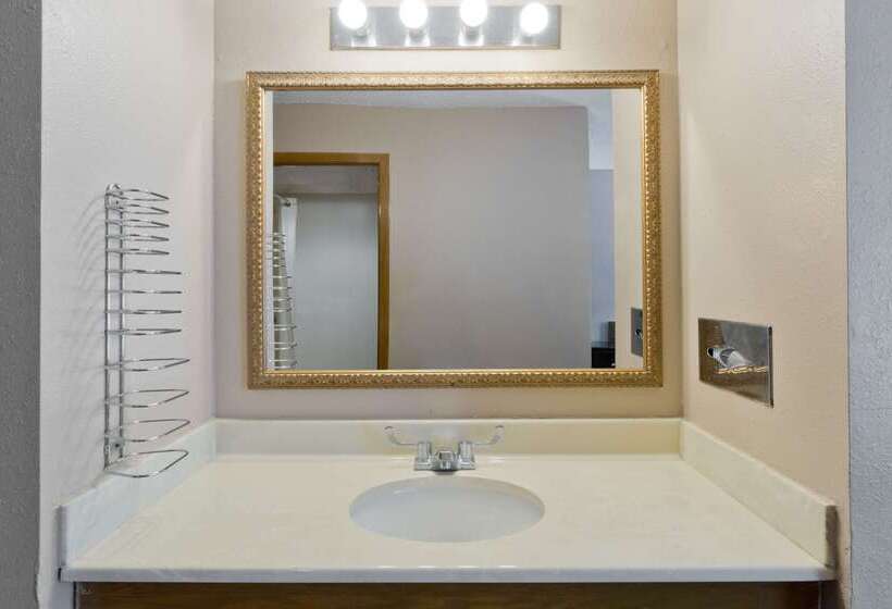 호텔 Super 8 By Wyndham Rockford