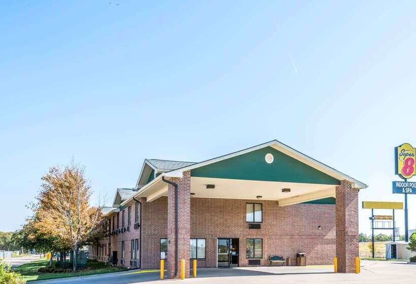 Отель Super 8 By Wyndham Salina I70