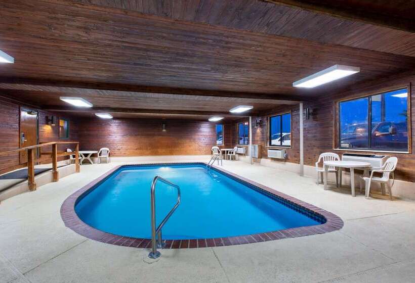 Отель Super 8 By Wyndham Salina I70