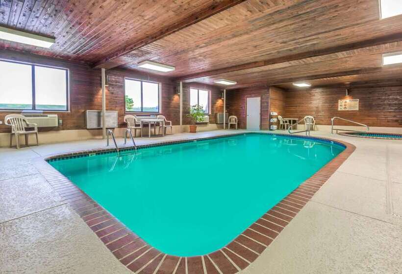 هتل Super 8 By Wyndham Salina I70