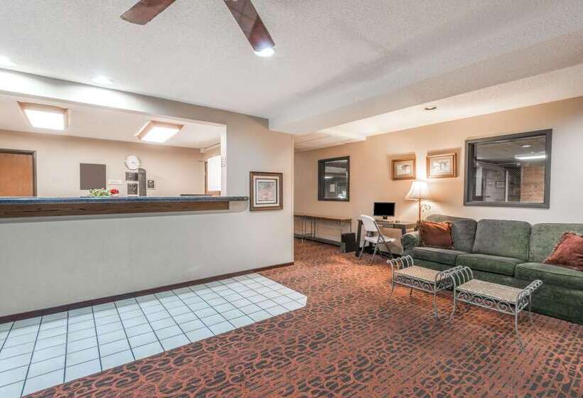 Отель Super 8 By Wyndham Salina I70