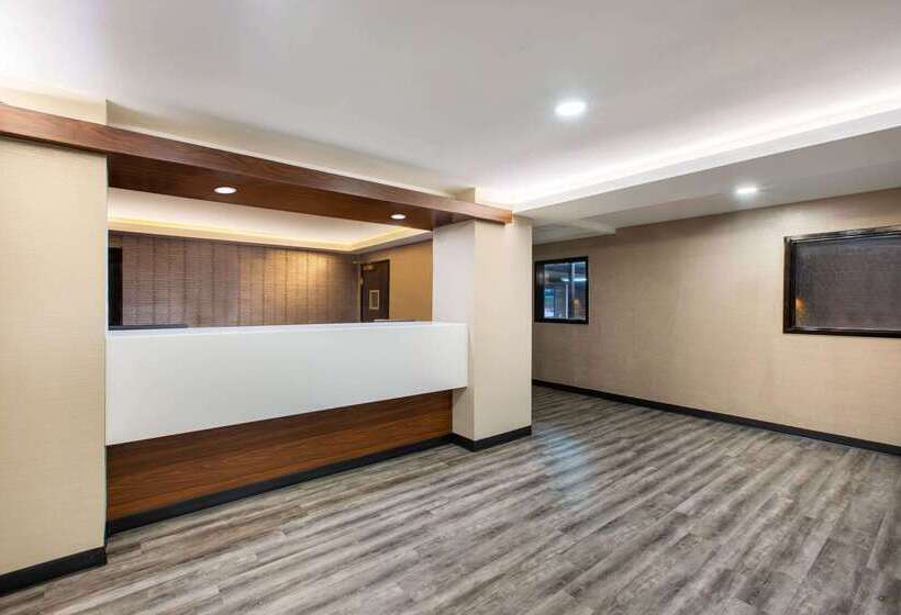 هتل Super 8 By Wyndham Salina I70