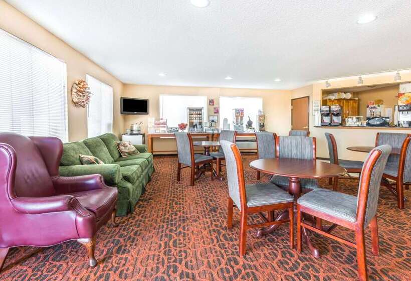 Отель Super 8 By Wyndham Salina I70