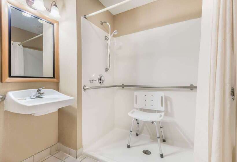 Отель Super 8 By Wyndham Salina I70