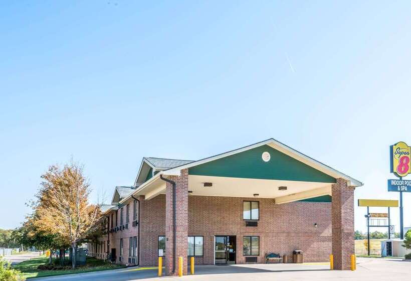Отель Super 8 By Wyndham Salina I70