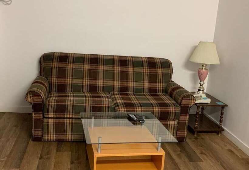 בית מלון כפרי Swiss Sunset Inn