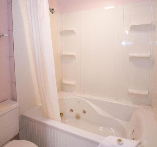 فندق Terrace Inn And 1911 Restaurant