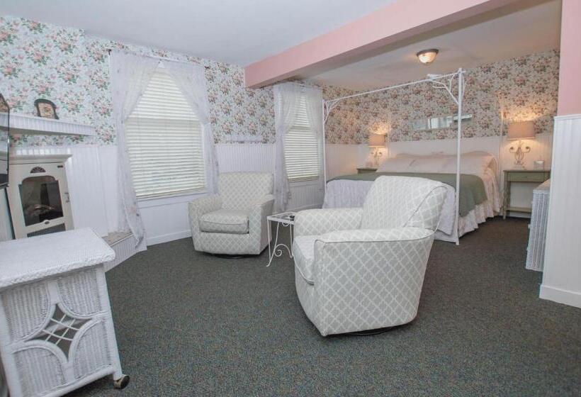 فندق Terrace Inn And 1911 Restaurant