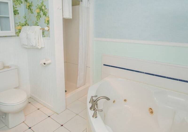 בית מלון כפרי Terrace Inn And 1911 Restaurant