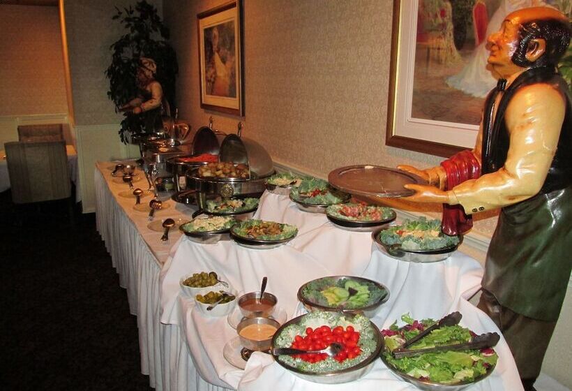 Отель The Fredericton Inn