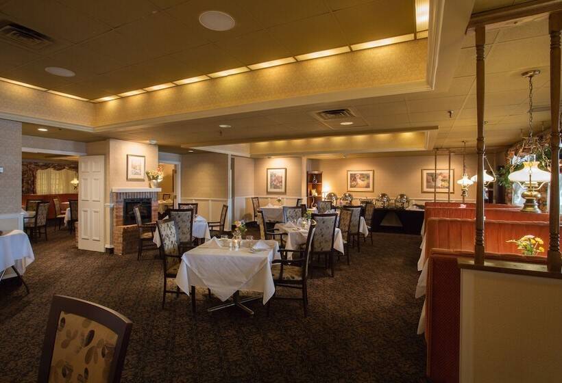 Отель The Fredericton Inn