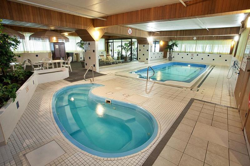 호텔 The Fredericton Inn