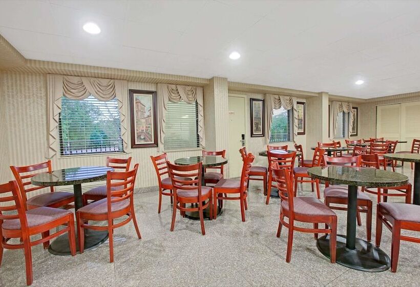 فندق Travelodge By Wyndham Parsippany