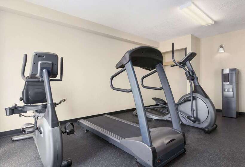 ホテル Travelodge Suites By Wyndham Saint John