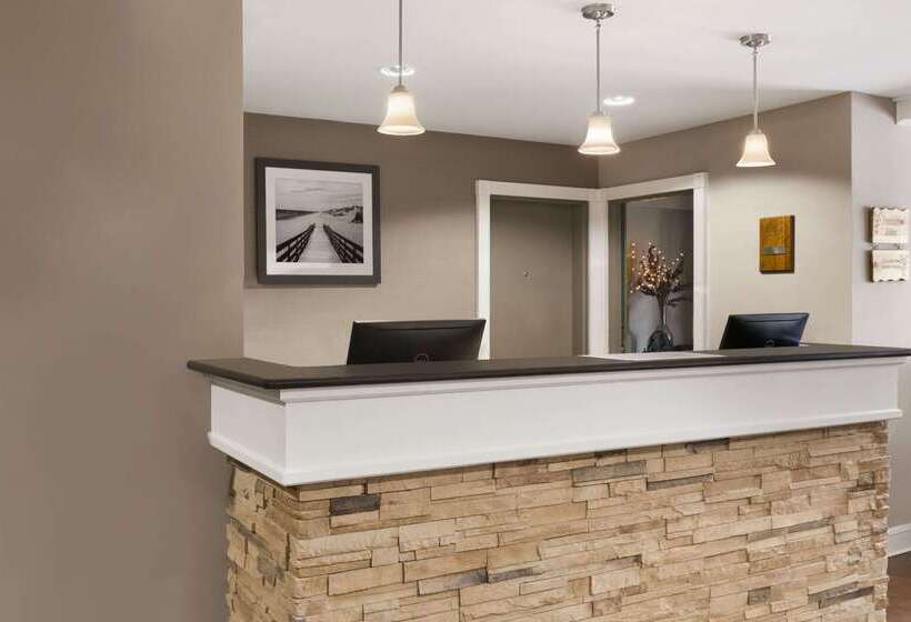 ホテル Travelodge Suites By Wyndham Saint John