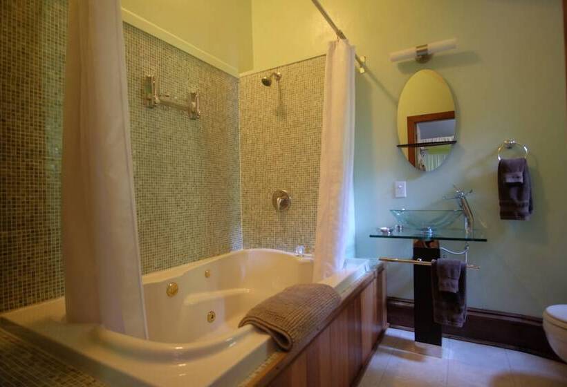 فندق Wedgwood Manor And Glamping Retreat