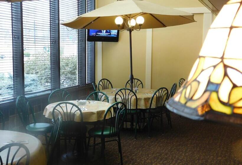 Отель West Gate Inn Nyack