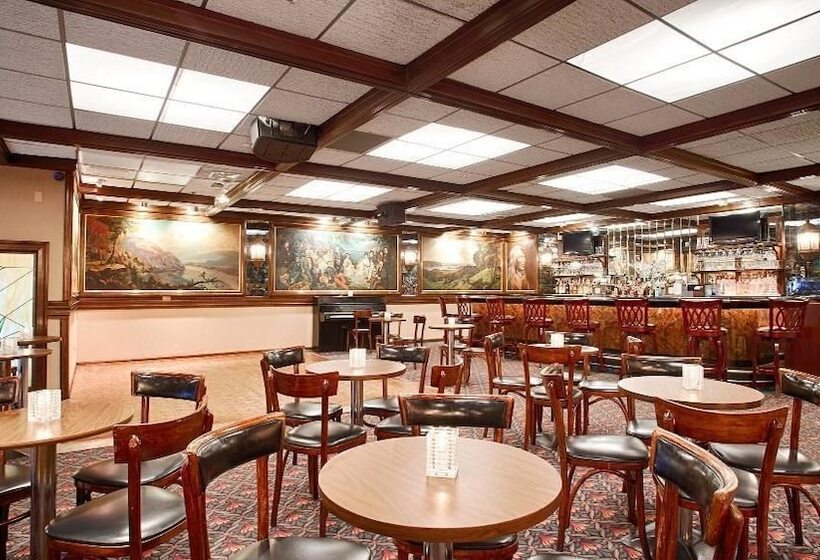 Отель West Gate Inn Nyack