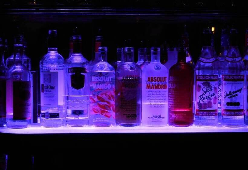 Отель West Gate Inn Nyack