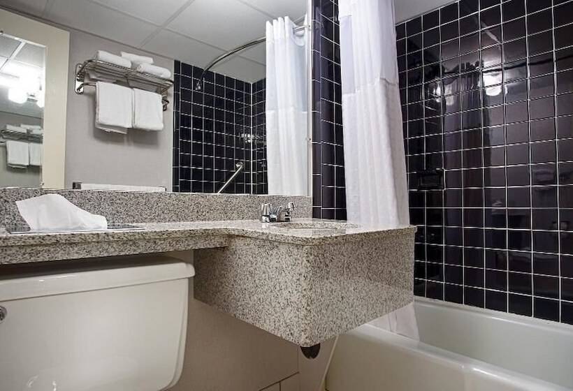 Отель West Gate Inn Nyack