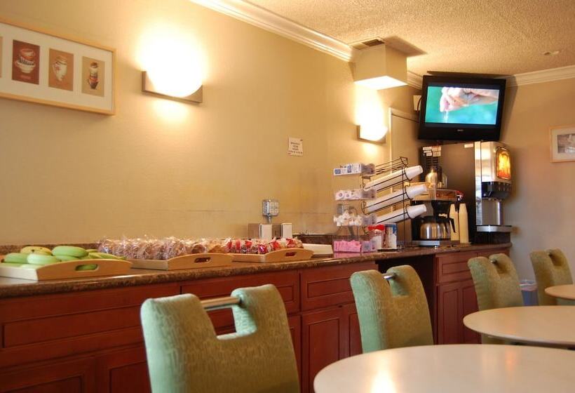 호텔 Western Inn Lakewood