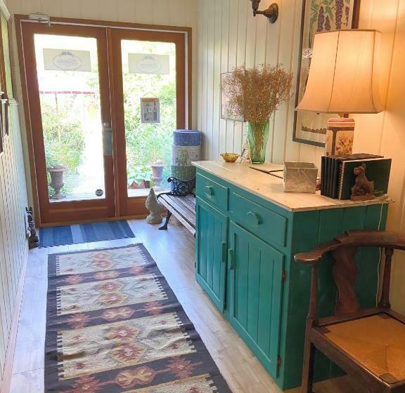 Hotel Wisteria Guest House