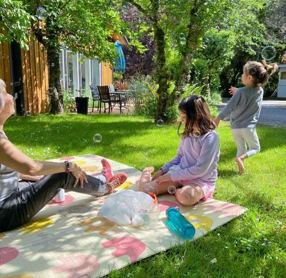 Hotel Wisteria Guest House