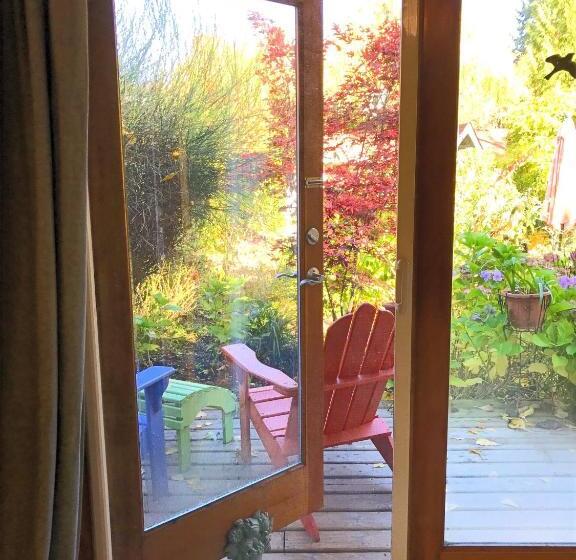 Hotel Wisteria Guest House