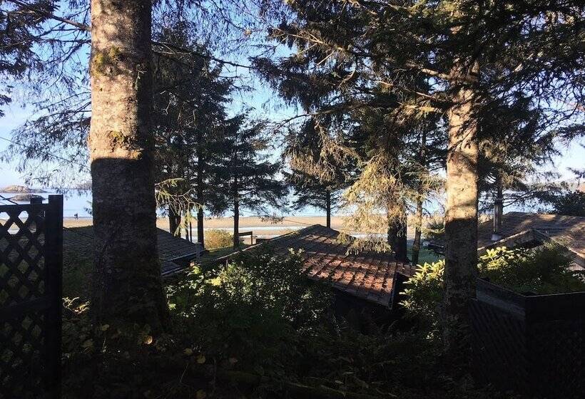 Mackenzie Beach Resort