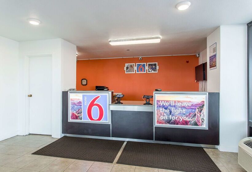 ホテル Rodeway Inn