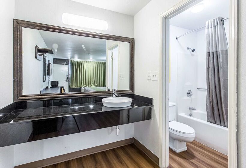 ホテル Rodeway Inn