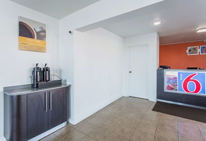 ホテル Rodeway Inn