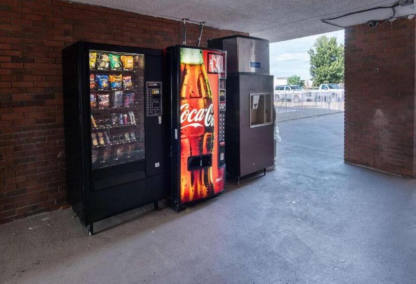 Motel 6montgomery, Al  Coliseum