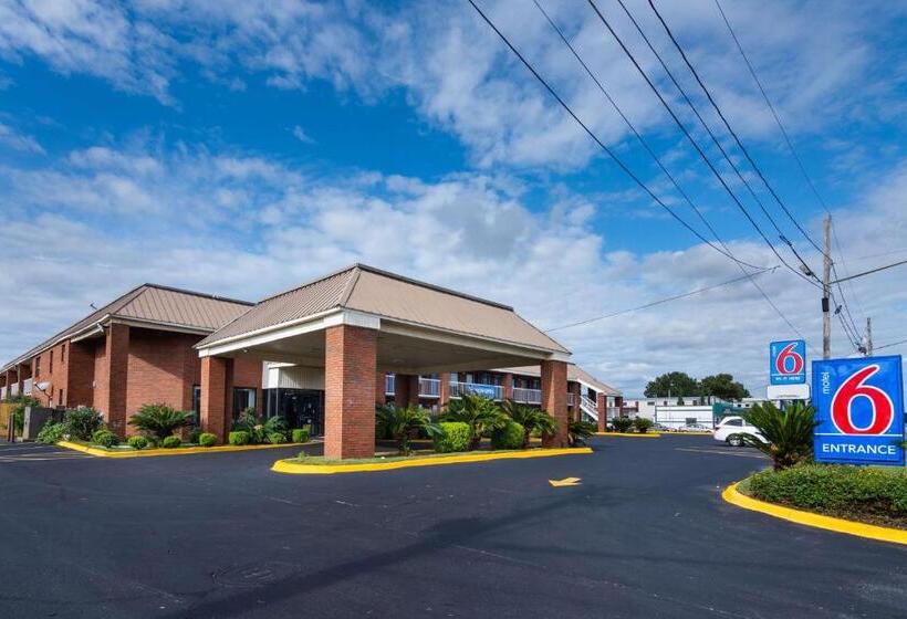 Motel 6montgomery, Al  Coliseum